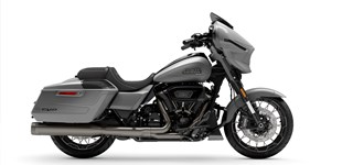 Harley-Davidson Street Glide FLHX 2025 vs Harley-Davidson CVO Street Glide FLHXSE 2023 Harley-Davidson Street Glide FLHX 2025 vs Harley-Davidson CVO Street Glide FLHXSE 2023