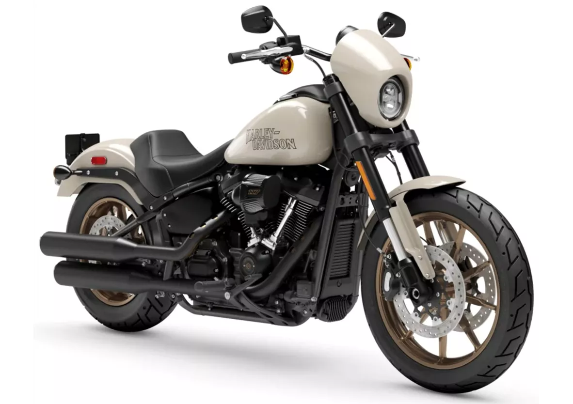 BMW R nineT 2015 vs Harley-Davidson Low Rider S FXLRS 2023