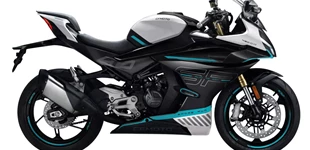 Honda CBR500R 2018 vs CFMOTO 450SR 2023 Honda CBR500R 2018 vs CFMOTO 450SR 2023
