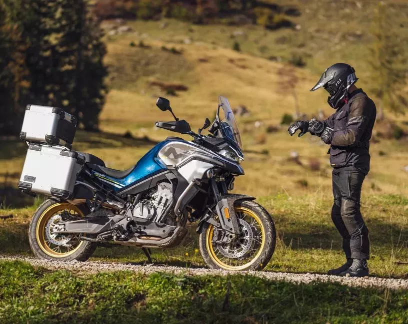 CFMOTO 800MT Touring CFMOTO 800MT Touring