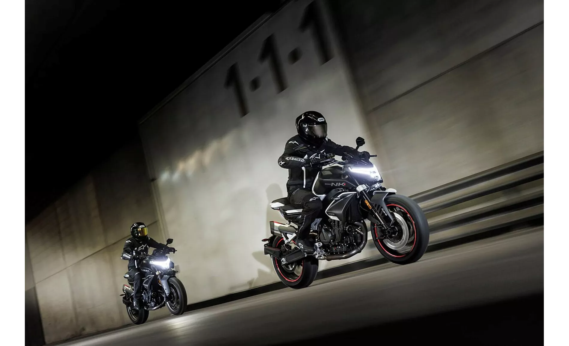 CFMOTO 800 NK Advanced 2023 CFMOTO 800 NK Advanced 2023