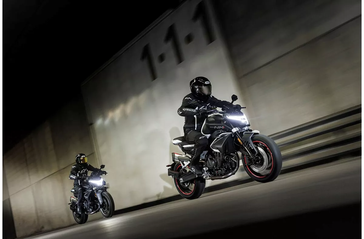 CFMOTO 800NK Advanced CFMOTO 800NK Advanced