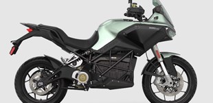 BMW S 1000 XR 2021 vs Zero DSR/X 2023