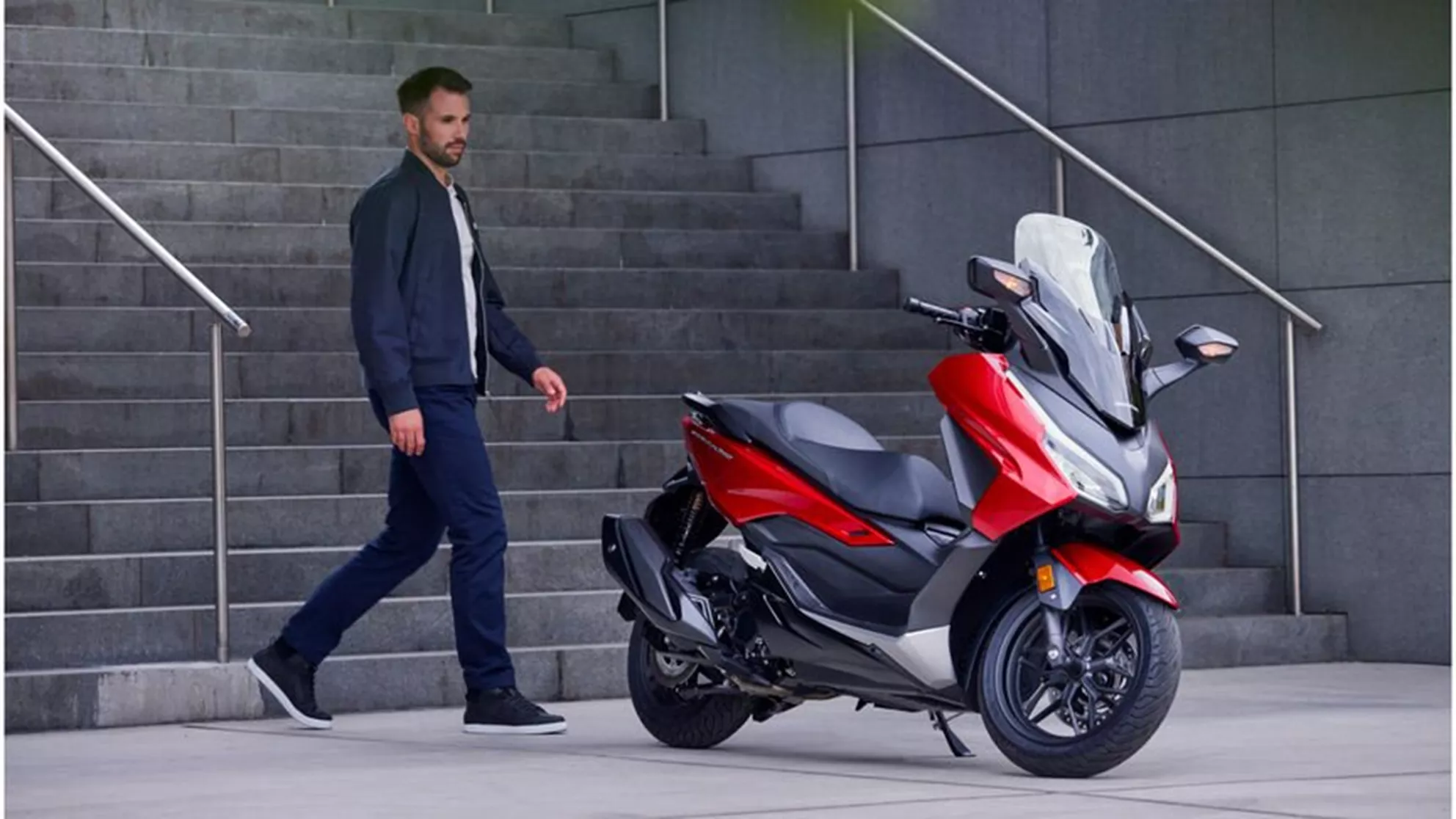 Honda Forza 350 - Image 3 Honda Forza 350 - Image 3