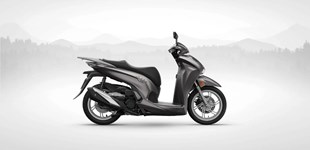 Piaggio Beverly 400 S 2023 vs Honda SH350i 2023