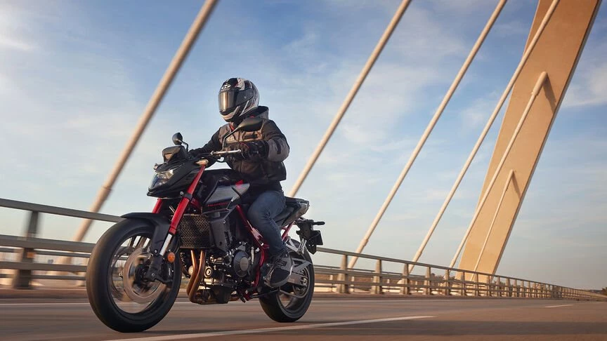 Honda CB750 Hornet Bild 22: Honda CB750 Hornet