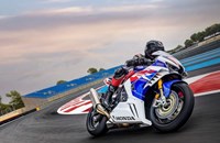 Honda CBR1000RR-R Fireblade SP 30th Anniversary 2023 - Bild 5 Honda CBR1000RR-R Fireblade SP 30th Anniversary 2023 - Bild 5