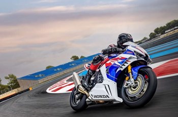 Honda CBR1000RR-R Fireblade SP 30th Anniversary 2023 - Bild 5 Honda CBR1000RR-R Fireblade SP 30th Anniversary 2023 - Bild 5