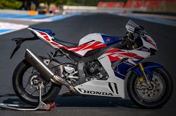 Honda CBR1000RR-R Fireblade SP 30th Anniversary 2023 - Bild 6 Honda CBR1000RR-R Fireblade SP 30th Anniversary 2023 - Bild 6