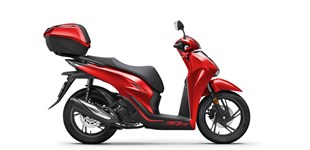 Honda SH150i 2023 vs BMW K 1200 LT 2009