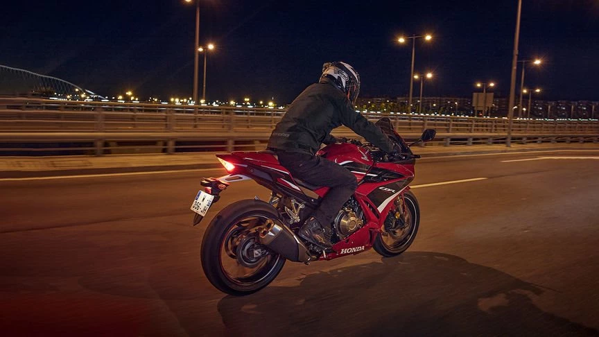 Honda CBR500R Bild 4: Honda CBR500R
