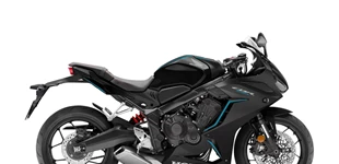 Triumph Speed Twin 1200 2023 vs Honda CBR650R 2023 Triumph Speed Twin 1200 2023 vs Honda CBR650R 2023