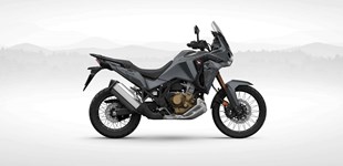 Honda CRF1100L Africa Twin Adventure Sports 2023 vs Triumph Scrambler 1200 XE 2023