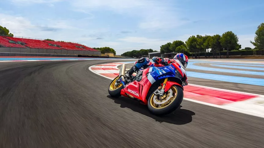 Honda CBR1000RR-R Fireblade SP Honda CBR1000RR-R Fireblade SP