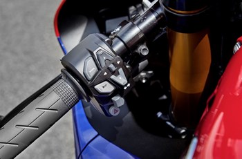 Honda CBR1000RR-R Fireblade SP 2023 - Bild 12 Honda CBR1000RR-R Fireblade SP 2023 - Bild 12