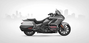 BMW K 1600 B 2020 vs Honda GL 1800 Goldwing DCT 2023