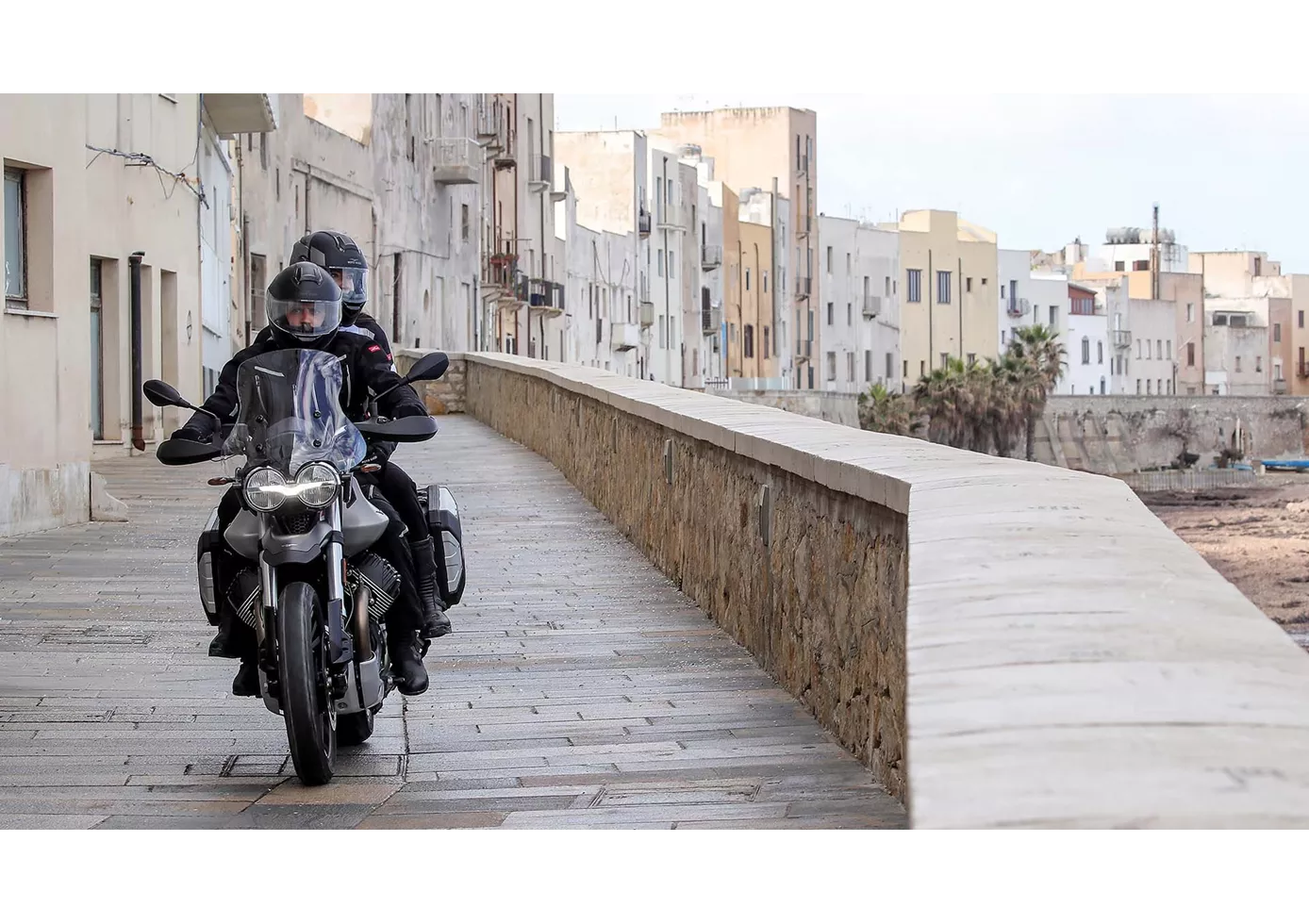 Moto Guzzi V85 TT Travel 2023 Moto Guzzi V85 TT Travel 2023