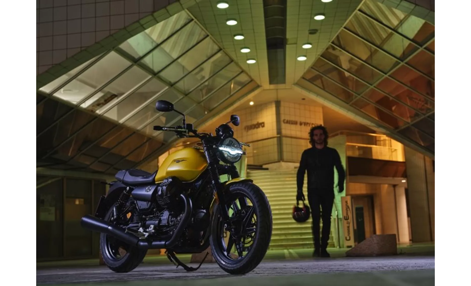 Moto Guzzi V7 Stone 2023