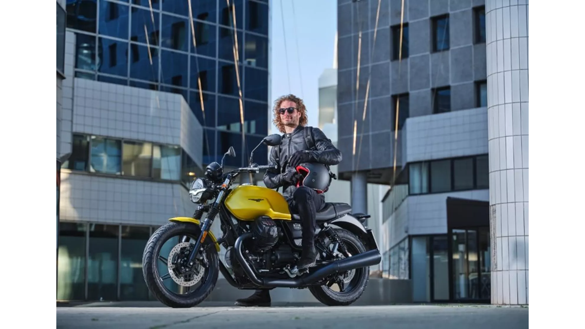 Moto Guzzi V7 Stone - Image 3 Moto Guzzi V7 Stone - Image 3