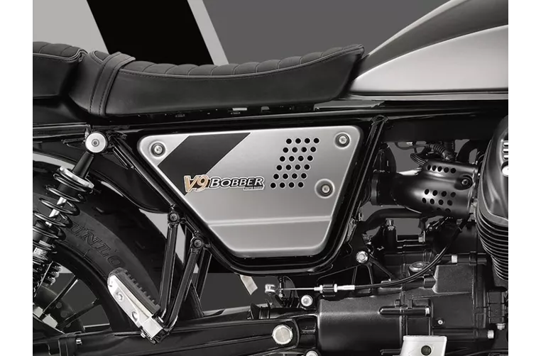 Moto Guzzi V9 Bobber Centenario 2023