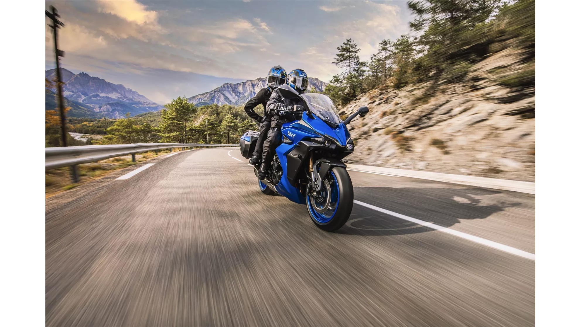 Suzuki GSX-S1000GT - Image 1 Suzuki GSX-S1000GT - Image 1