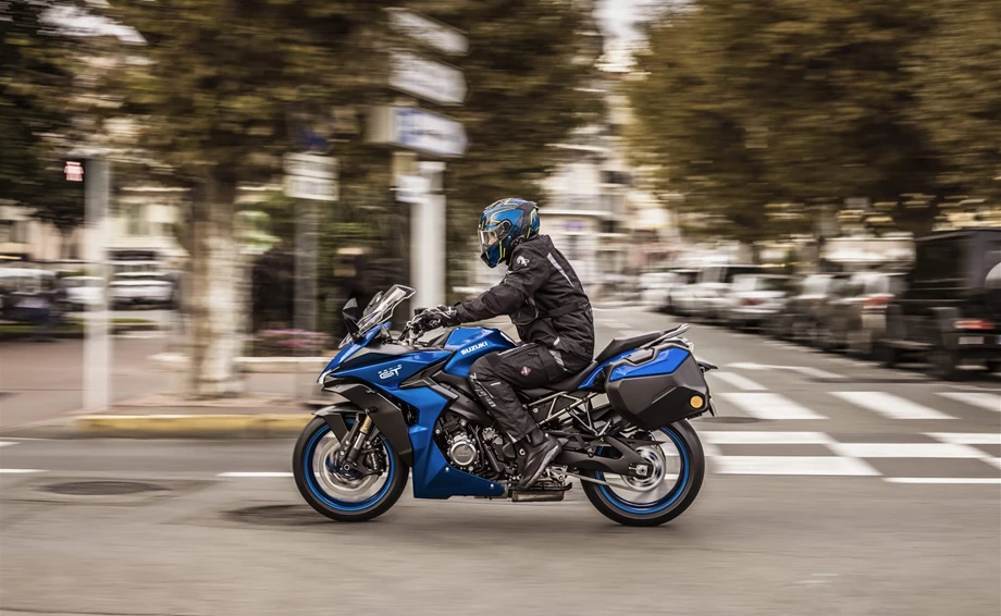 Suzuki GSX-S1000GT Bild 3: Suzuki GSX-S1000GT