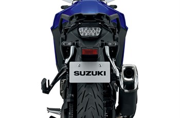 Motorrad Vergleich Suzuki SV 650 2005 vs. Suzuki V-Strom 800 2023
