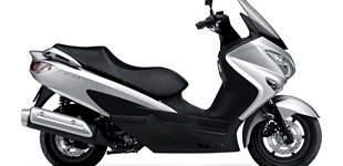 Suzuki Burgman 125 2023 vs Yamaha XMAX 125 2018