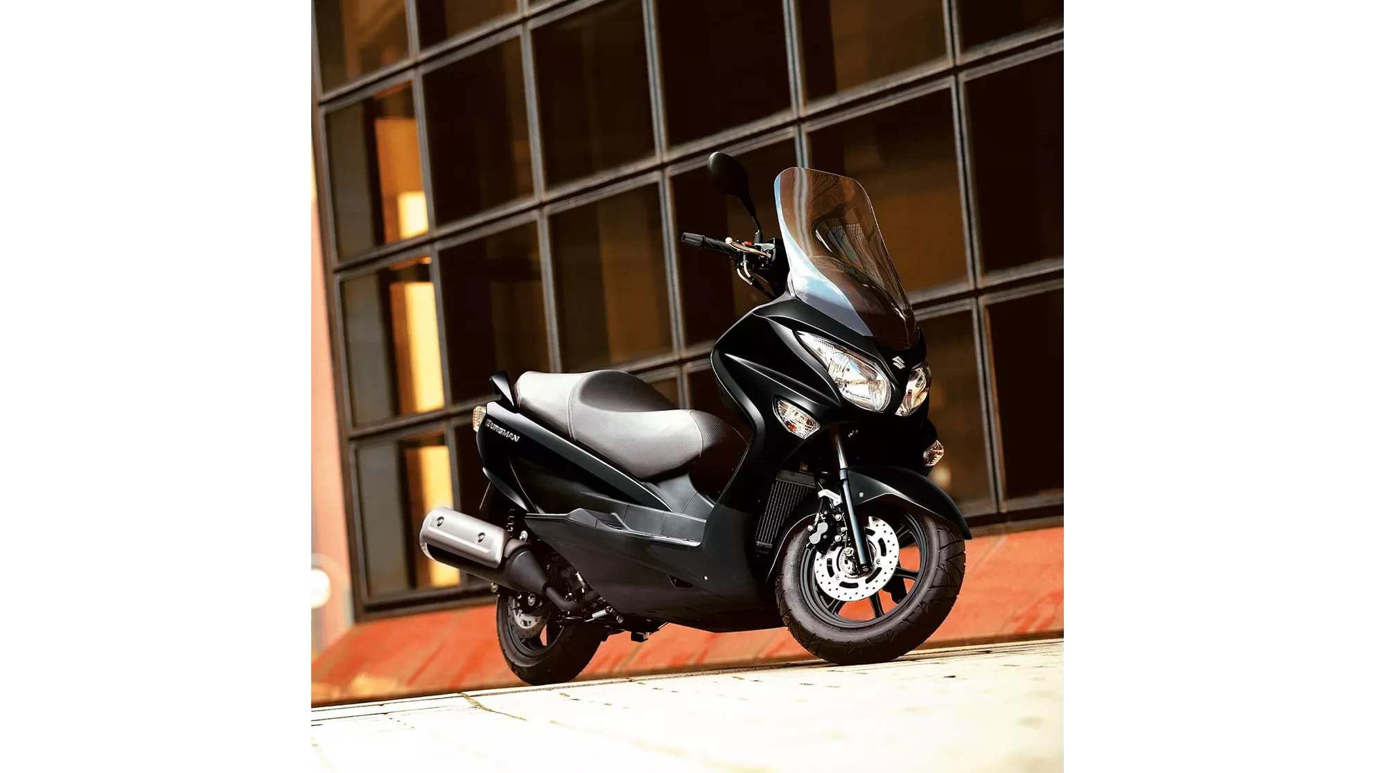 Suzuki Burgman 125 - Image 5 Suzuki Burgman 125 - Image 5