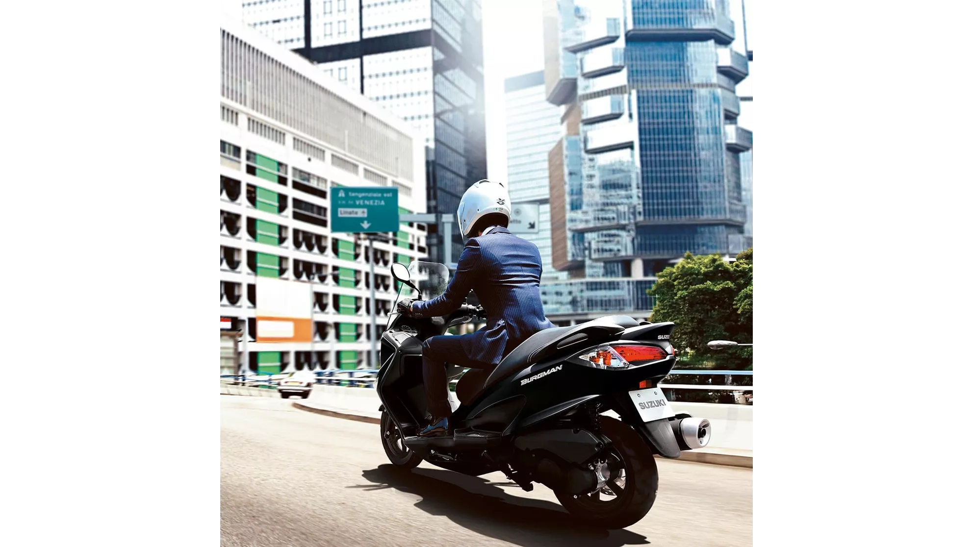 Suzuki Burgman 125 - Image 4 Suzuki Burgman 125 - Image 4