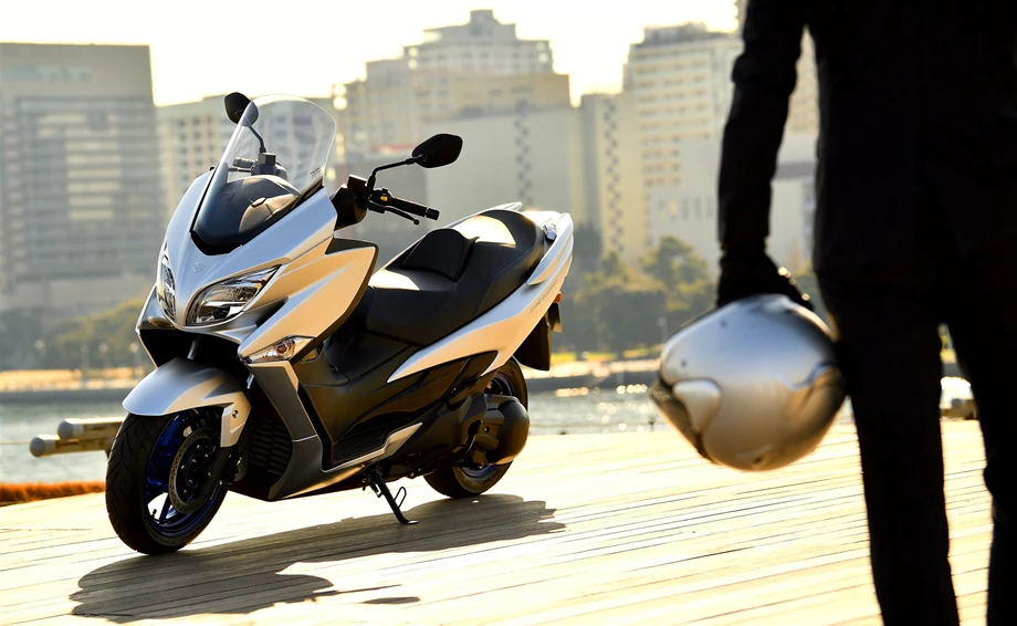 Suzuki Burgman 400 Bild 6: Suzuki Burgman 400