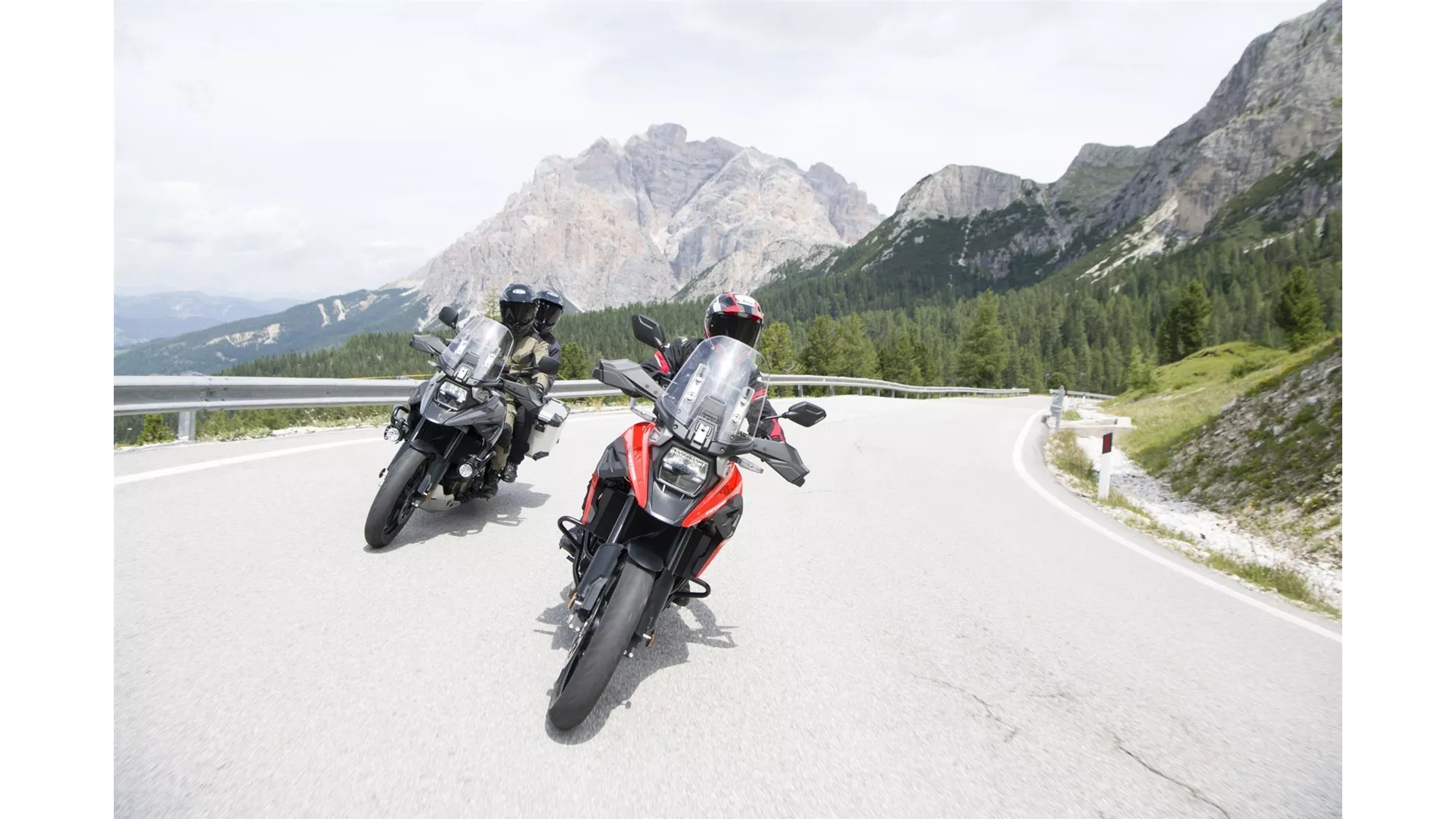 Suzuki V-Strom 1050 XT - Image 1 Suzuki V-Strom 1050 XT - Image 1