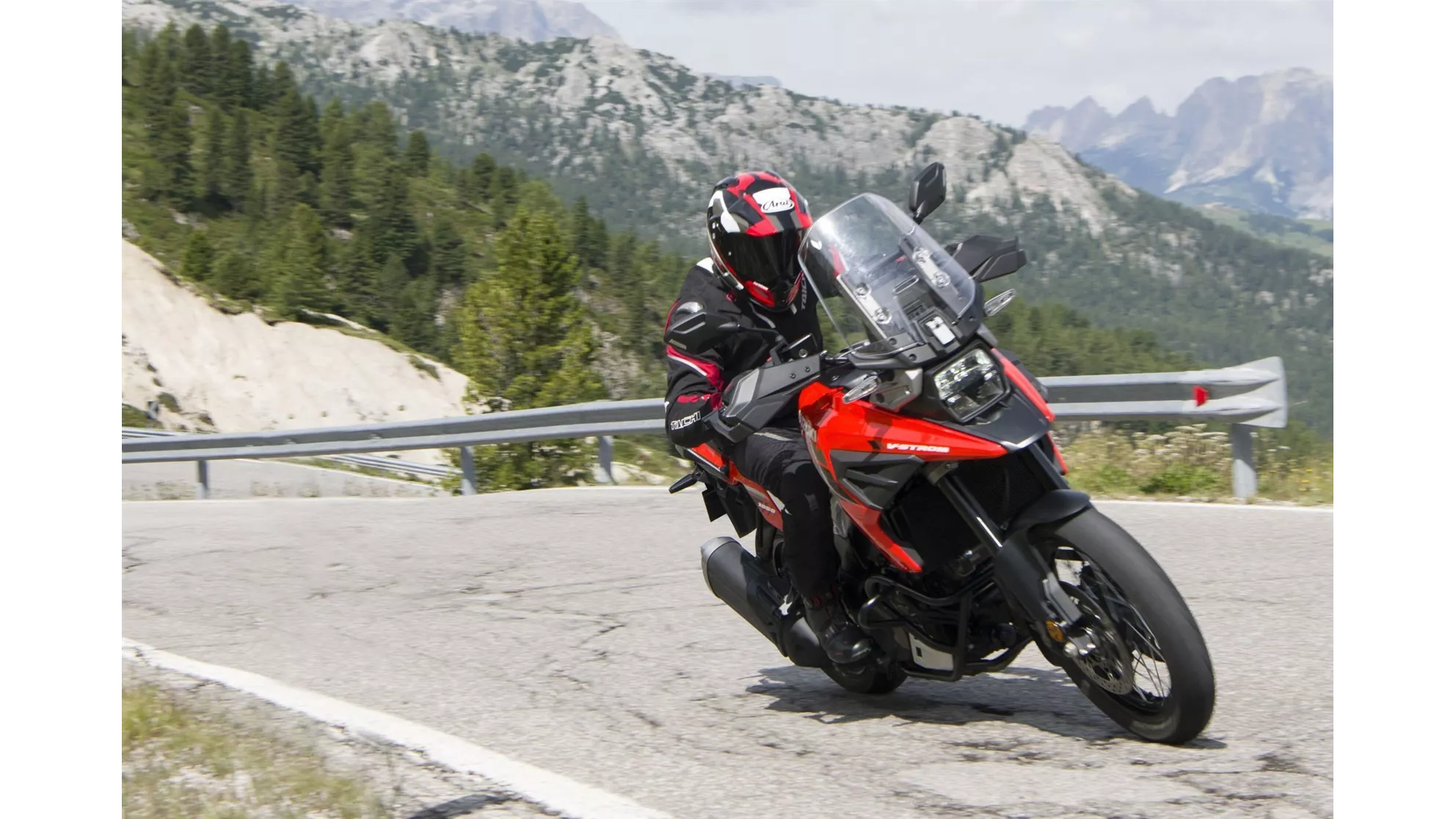 Suzuki V-Strom 1050 XT - Image 7 Suzuki V-Strom 1050 XT - Image 7