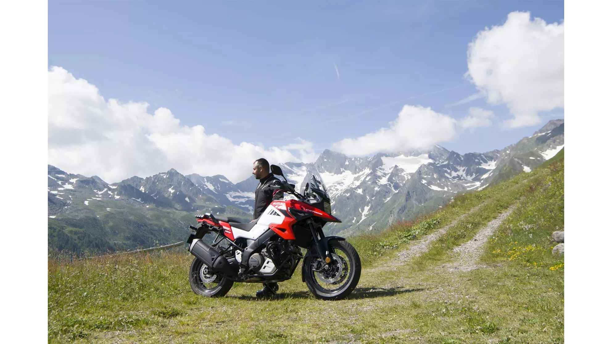 Suzuki V-Strom 1050 XT - Image 13 Suzuki V-Strom 1050 XT - Image 13