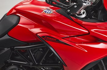 MV Agusta Turismo Veloce 800 Rosso 2023 - Bild 7