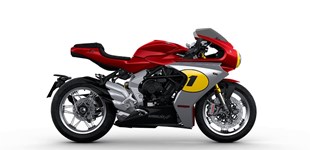 Triumph Speed Triple 1200 RR 2023 vs MV Agusta Superveloce Ago 2023