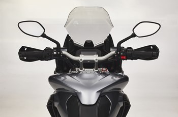 MV Agusta Turismo Veloce 800 Lusso 2023 - Bild 8 MV Agusta Turismo Veloce 800 Lusso 2023 - Bild 8