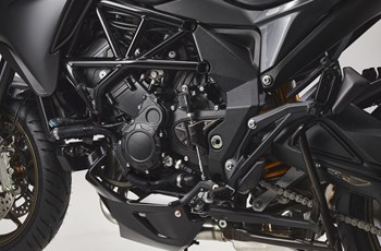 MV Agusta Turismo Veloce 800 Lusso 2023 - Bild 16 MV Agusta Turismo Veloce 800 Lusso 2023 - Bild 16