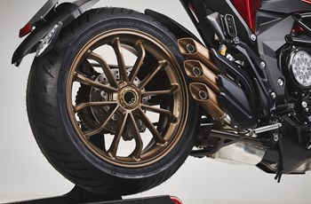 MV Agusta Turismo Veloce 800 Lusso SCS 2023 - Bild 12 MV Agusta Turismo Veloce 800 Lusso SCS 2023 - Bild 12