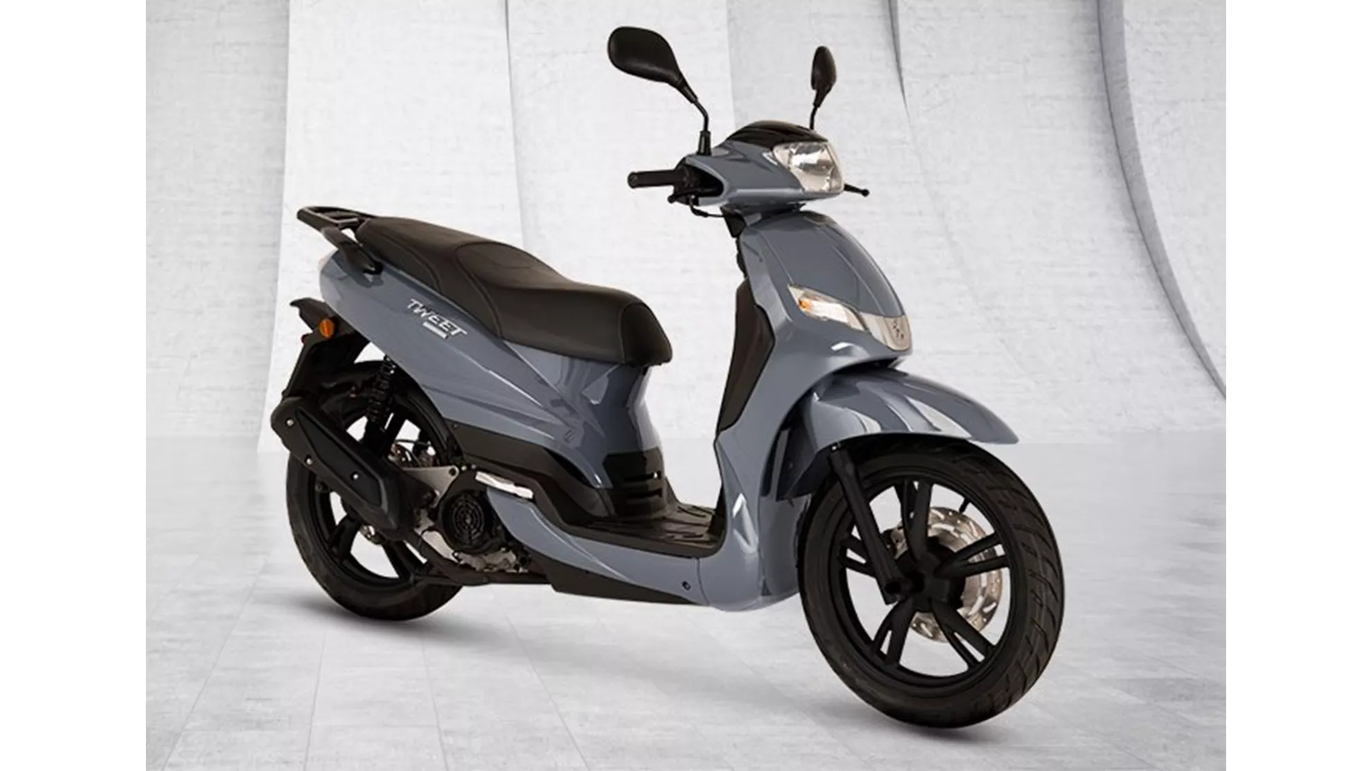 Peugeot Tweet 125 Active - Image 7 Peugeot Tweet 125 Active - Image 7