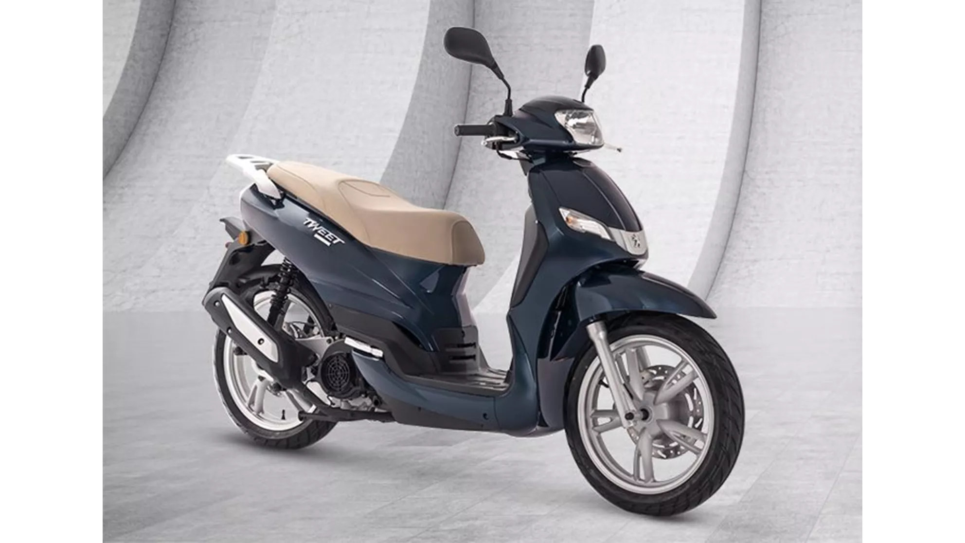 Peugeot Tweet 125 Active - Image 8 Peugeot Tweet 125 Active - Image 8