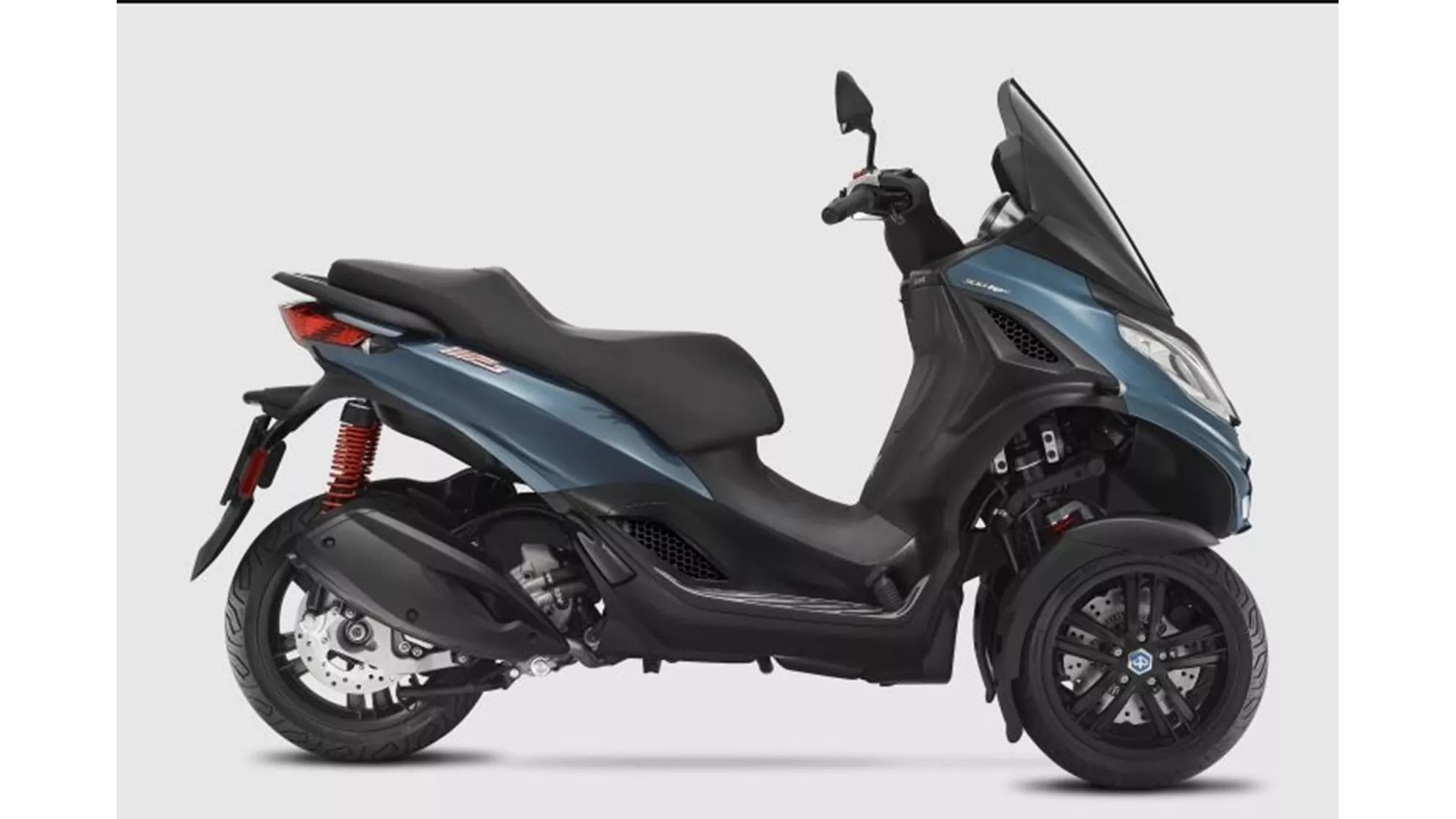 Piaggio MP3 300 Sport - Image 2 Piaggio MP3 300 Sport - Image 2