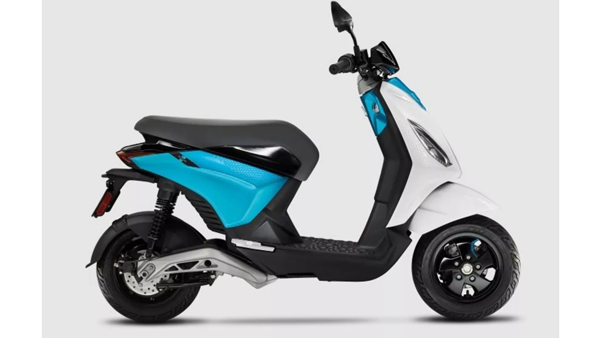 Piaggio 1 + - Image 2 Piaggio 1 + - Image 2