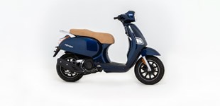 Online Memory 125 ABS 2023 vs Vespa Primavera 125 50. Anniversario 2018