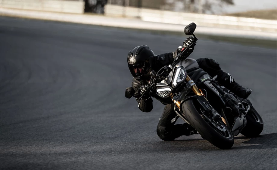 Triumph Speed Triple 1200 RS Bild 2: Triumph Speed Triple 1200 RS