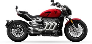Suzuki Hayabusa 2023 vs Triumph Rocket 3 GT 221 Special Edition 2023