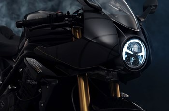 Triumph Speed Triple 1200 RR James Bond Edition 2023 - Immagine 15