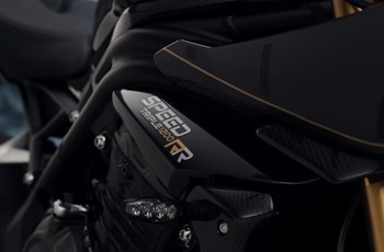 Triumph Speed Triple 1200 RR James Bond Edition 2023 - Immagine 16