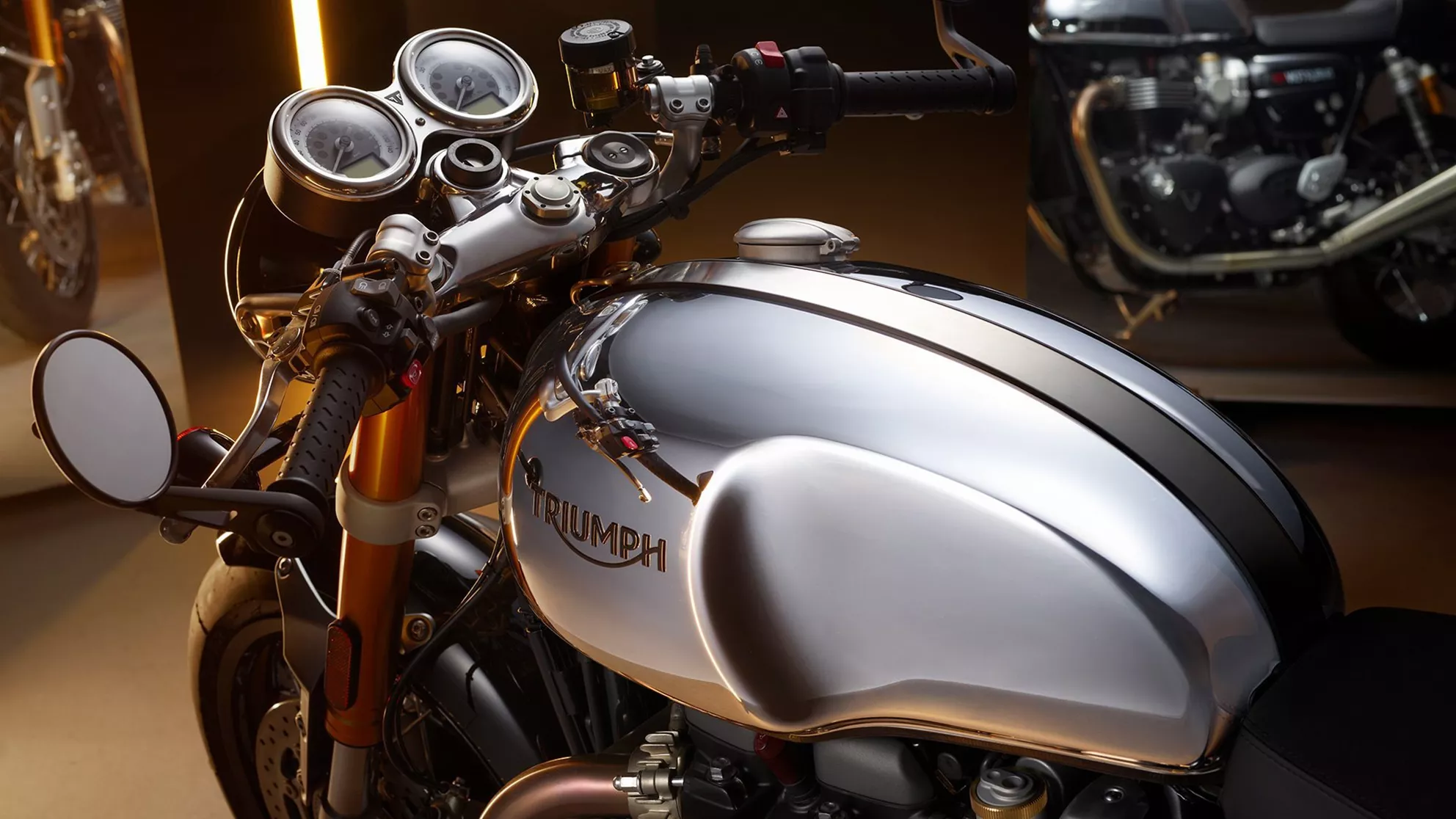 Triumph THRUXTON RS CHROME EDITION - Obrázek 1