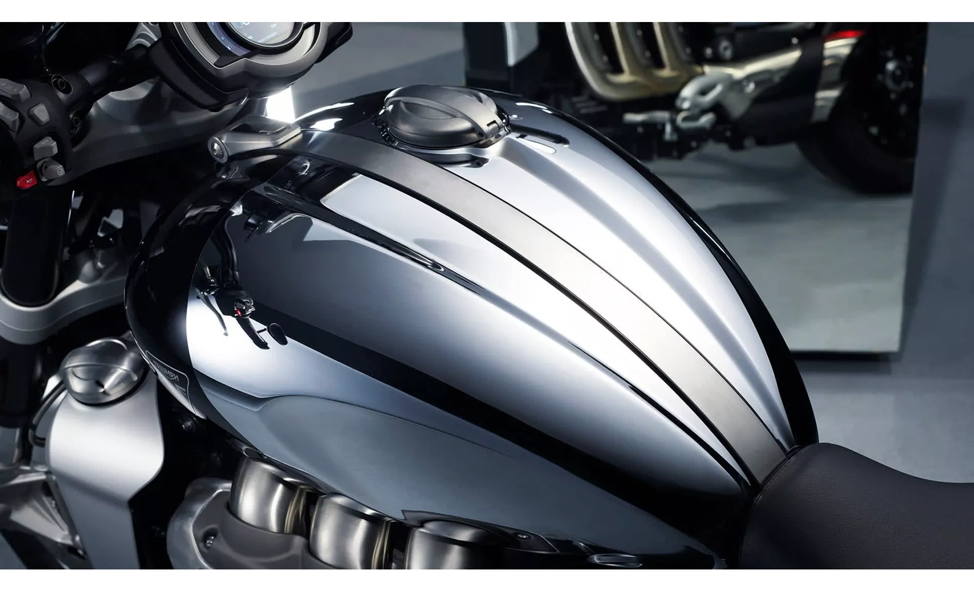 Triumph ROCKET 3 R CHROME EDITION 2023 Triumph ROCKET 3 R CHROME EDITION 2023